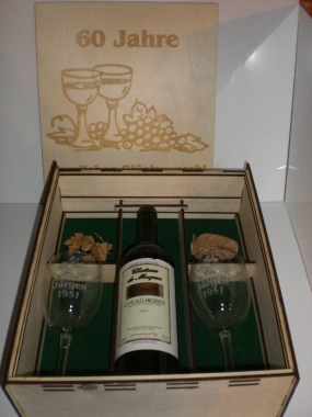 Gravur Weinpräsent 1 (Bitte hier klicken um dieses Bild in seiner vollen Größe zu betrachten)