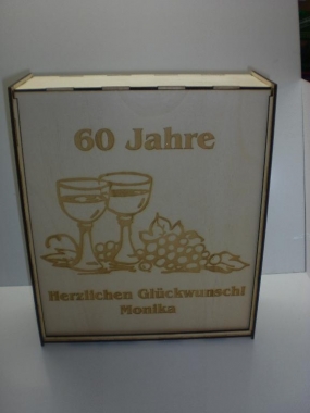 Gravur Weinpräsent   3  (Bitte hier klicken um dieses Bild in seiner vollen Größe zu betrachten)