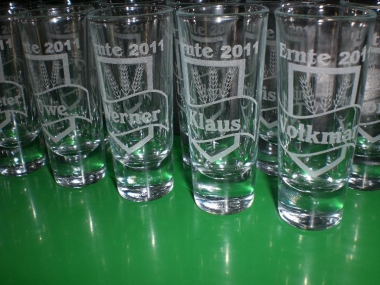 Glasgravur Schnapsgläser Ernte 2011 (Bitte hier klicken um dieses Bild in seiner vollen Größe zu betrachten)