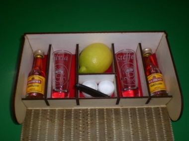 Gravur Notfallset innen (Bitte hier klicken um dieses Bild in seiner vollen Gr&ouml;&szlig;e zu betrachten)