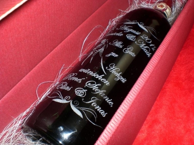 Gravur W Flasche (Bitte hier klicken um dieses Bild in seiner vollen Größe zu betrachten)